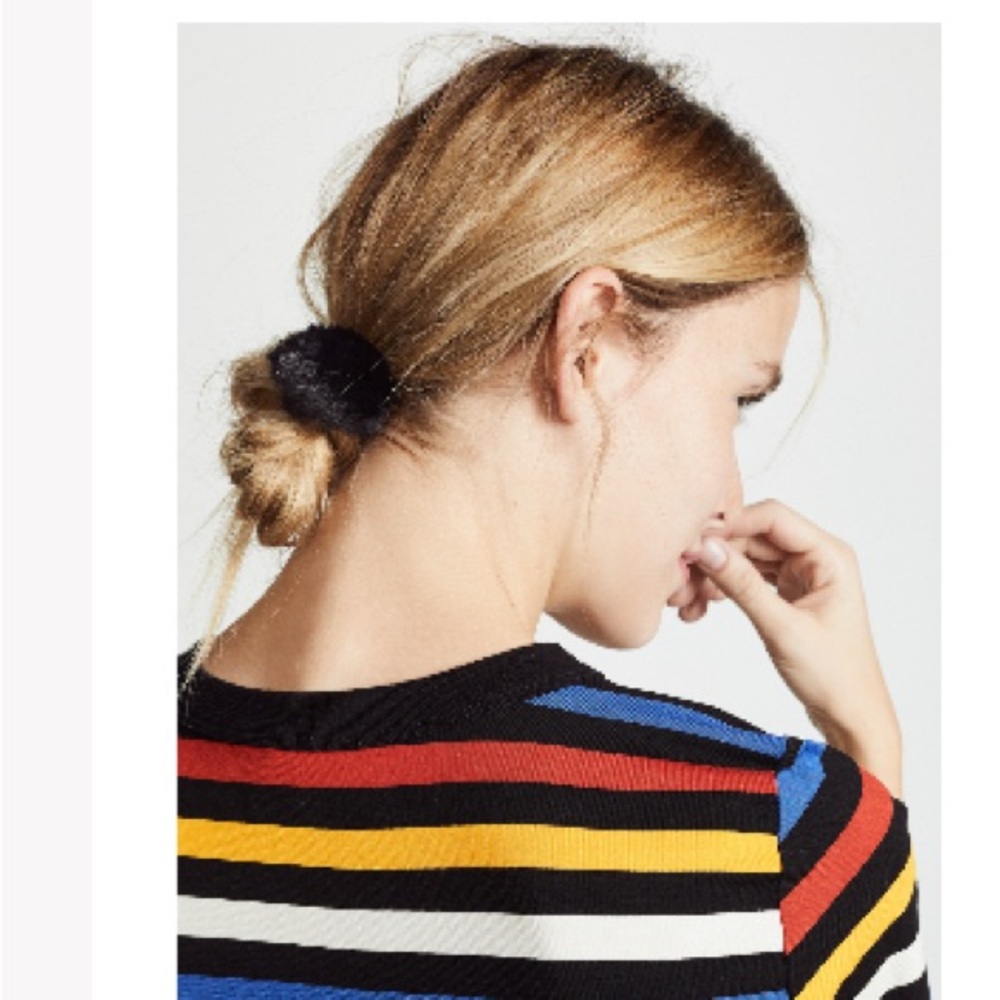 Jocelyn Pom Pom Black Hair Tie